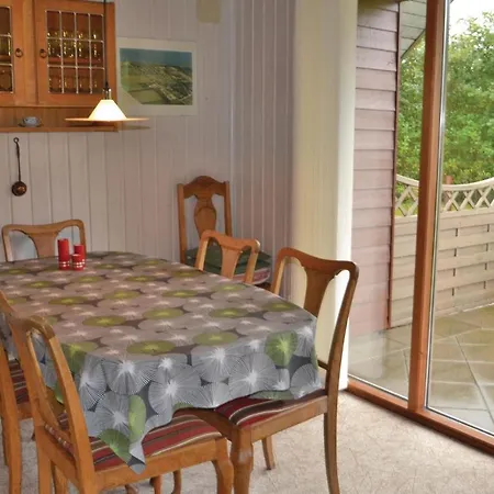 2 Bedroom Cozy In Holiday home